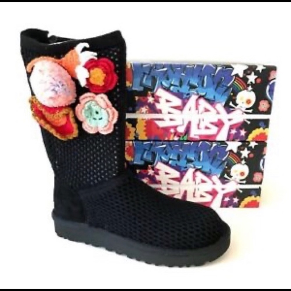 BNIB UGG Classic Crochet ~ Size 5 ~ Never Worn